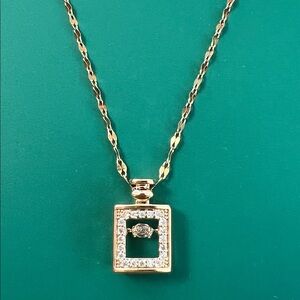 Beautiful necklace with sparkling pendant